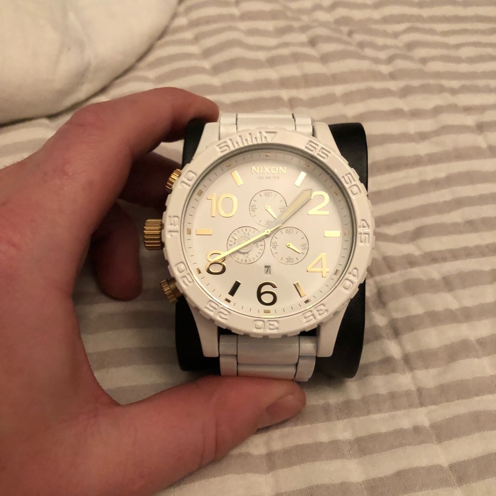 Nixon white and gold 51-30 watch